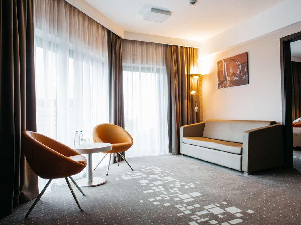 Q Hotel Plus Wroclaw Room photo